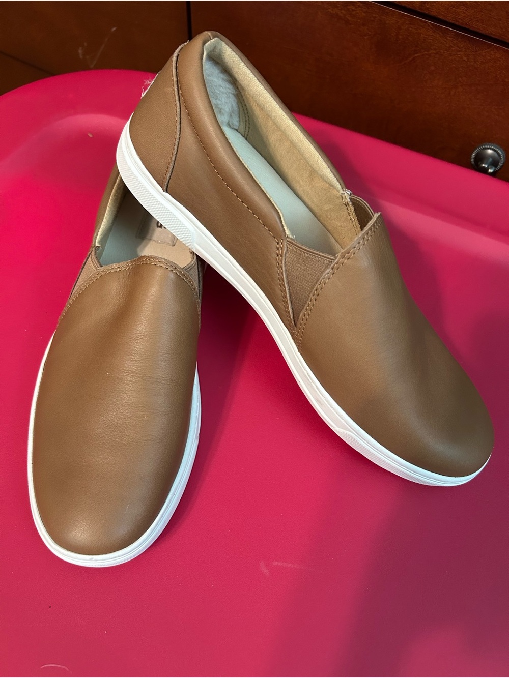 UGG Tan Brown Loafers Slip-Ons Women’s Size 9